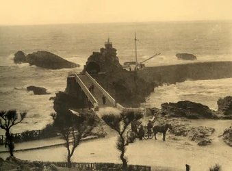 Biarritz - Le Rocher de la Vierge, vers 1930