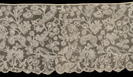 Volant en dentelle au fuseau, 18ème siècle