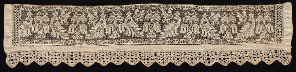 Bordure avec oiseaux couronnés et à deux têtes