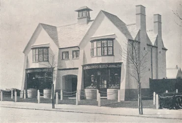 Bournville : deux des magasins du village, vers 1900-1902