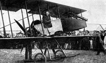 Avion britannique avec canon à tir rapide, Première Guerre mondiale, 1914