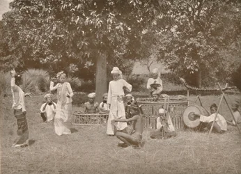 Musiciens birmans et danseurs Pwe, 1900
