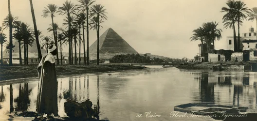 Le Caire - Temps de crue près des pyramides, c1918-c1939