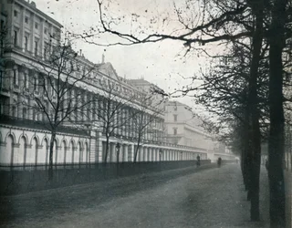 Terrasse de Carlton Hose, 1933