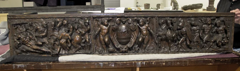 Frontal de cassone