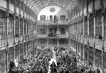 Hall central du Dépôt de vêtements de l