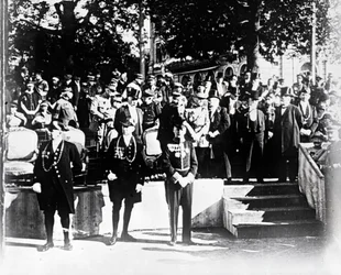 Cérémonie avec dignitaires et officiels, vers 1914-1918