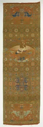 Housse de chaise avec une grue, des lions, des dragons, des symboles auspices et des fleurs