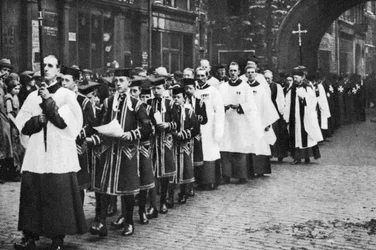 Choristes de la Chapelle Royale en procession, Clerkenwell, Londres