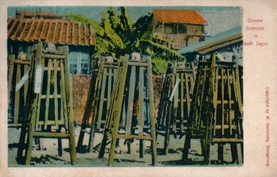 Criminels chinois dans des cages de mort, vers 1900
