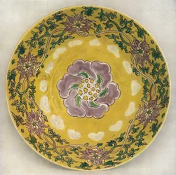 Bol en porcelaine émaillée chinoise. Période Chia Ching