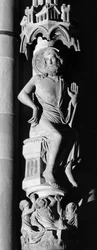 Christ Juge Sculpture sur le pilier des anges. Cathédrale Notre-Dame de Strasbourg (Bas-Rhin)