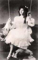 Christine Raynor, actrice, 1907