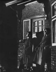 Volontaires de la défense civile, 1942