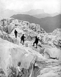 Escalade de la chute de glace des Bossons en route vers le Mont Blanc, Suisse, début du 20e siècle
