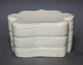 Oreiller à col nuage avec vagues, années 1000-1100