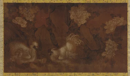 Coq, poule et poussins près de buissons de pivoines, dynastie Qing, XVIIIe siècle.