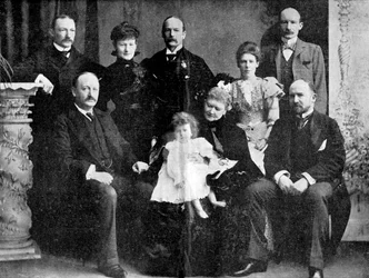 Le Colonel Robert Baden-Powell avec sa mère, sa sœur et ses quatre frères, 1900