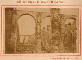Commune de Paris (1871) : vue des ruines du Grenier d