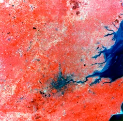 Photographie composite de Londres prise par Landsat 2, 29 juillet 1975