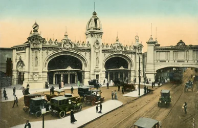 Exposition du Couronnement, entrée de Wood Lane, Londres, 1911.