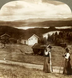 Filles de la campagne en période de fenaison - sur les lacs Bolkesjo et Folsjo jusqu