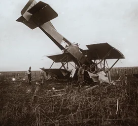 Avion écrasé, Tracy-le-Val, nord de la France, vers 1914-1918