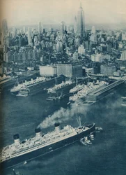 Paquebot Cunard White Star Berengaria, approchant le quai Cunard, 1936