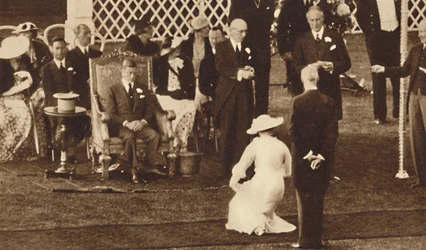 Révérence à son roi, 1937