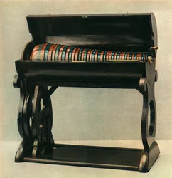 Harmonica de verre tchèque de la première moitié du XIXe siècle, 1948