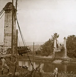Pont endommagé, Dormans, nord de la France, vers 1914-1918