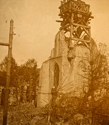 Église endommagée, vers 1914-1918