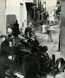 Dispersé dans les ruelles du Caire, une petite industrie... 1942-1943, 1945