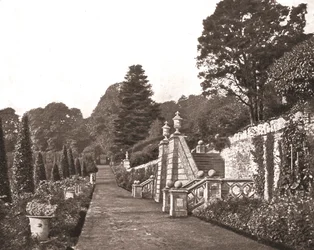Jardins du château de Drummond, Perthshire, Écosse, 1894