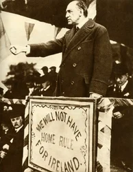Edward Carson faisant un discours, 1912, 1935