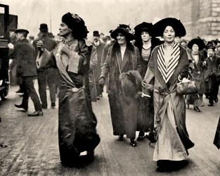 Emmeline Pethick Lawrence et Christabel Pankhurst, c.1908 (photo)