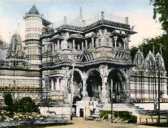 Entrée du tombeau de Huthi Singh, Ahmedabad, Inde, début 20ème siècle