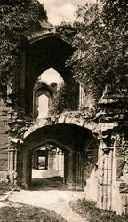 Entrée de la salle de banquet, château de Kenilworth, Warwickshire, début 20ème siècle