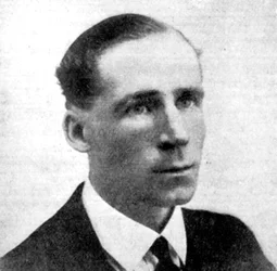 Ernest Raymond 1888-1974, romancier britannique, début du 20e siècle
