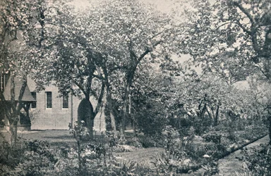 Exemple de jardin verger, initialement aménagé par William Morris, vers 1900