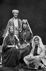 Groupe familial, 20ème siècle