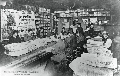 Salle des machines à plier, imprimerie du journal L