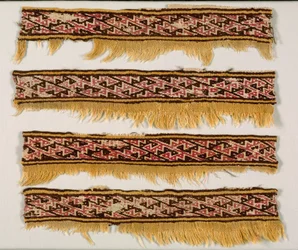 Quatre bandes de bordure, vers 1100-1400