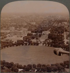 Depuis le monument de Washington N., la Maison Blanche, le Trésor et le Département d