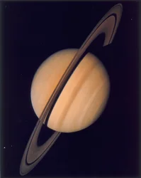 Vue complète de Saturne et de ses anneaux, 1980