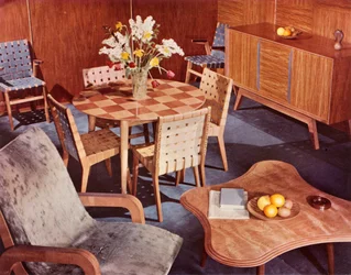 Mobilier conçu par Neil Morris et fabriqué par H. Morris & Co. Ltd., 1949
