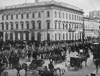 Prisonniers allemands et autrichiens défilant dans les rues de Petrograd, 1915
