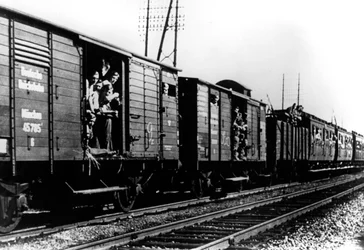 Troupes allemandes arrivant en train, Paris, août 1940