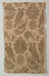 Soie à motifs dorés avec faucons et héraldique, 1360-1400