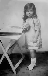 Grande Duchesse Kira Kirillovna de Russie, vers 1912